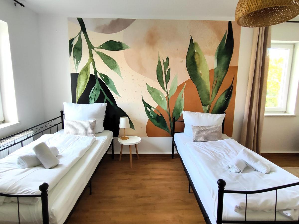 Bohnapartments Bechstein - Sehr Ruhig - 3 Schlafzimmer - Balkon - Gratis Stellplaetze- Wlan - Vollausstattung Neudietendorf Exterior foto