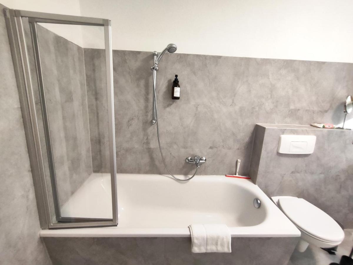 Bohnapartments Bechstein - Sehr Ruhig - 3 Schlafzimmer - Balkon - Gratis Stellplaetze- Wlan - Vollausstattung Neudietendorf Exterior foto